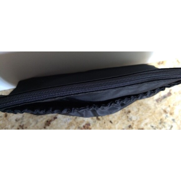 Donna Karan DK Cosmetics Black Zippered Makeup Toiletry Travel Bag Wristlet NEW - Picture 5 of 16